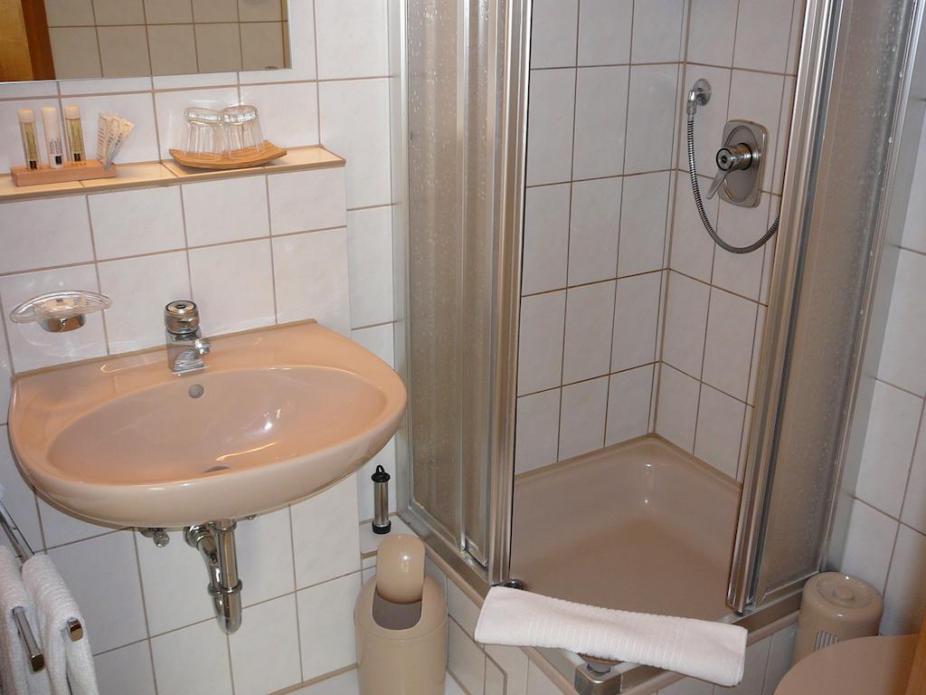 Hotel Garni Schmid Neu-Ulm Habitación foto