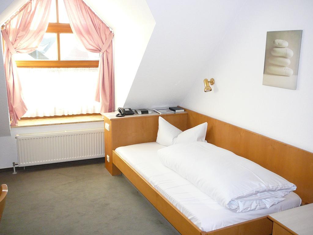 Hotel Garni Schmid Neu-Ulm Habitación foto